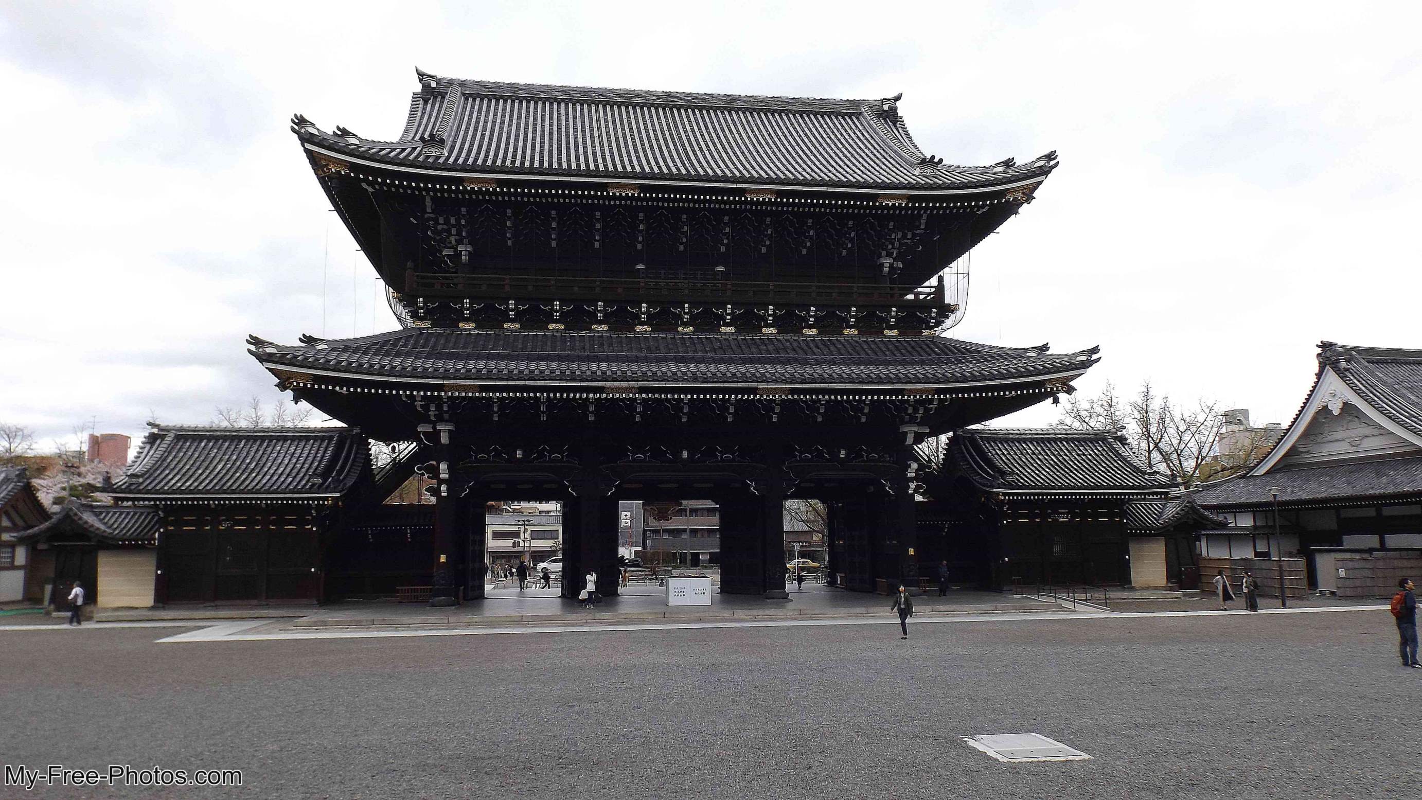 Kyoto temple gate