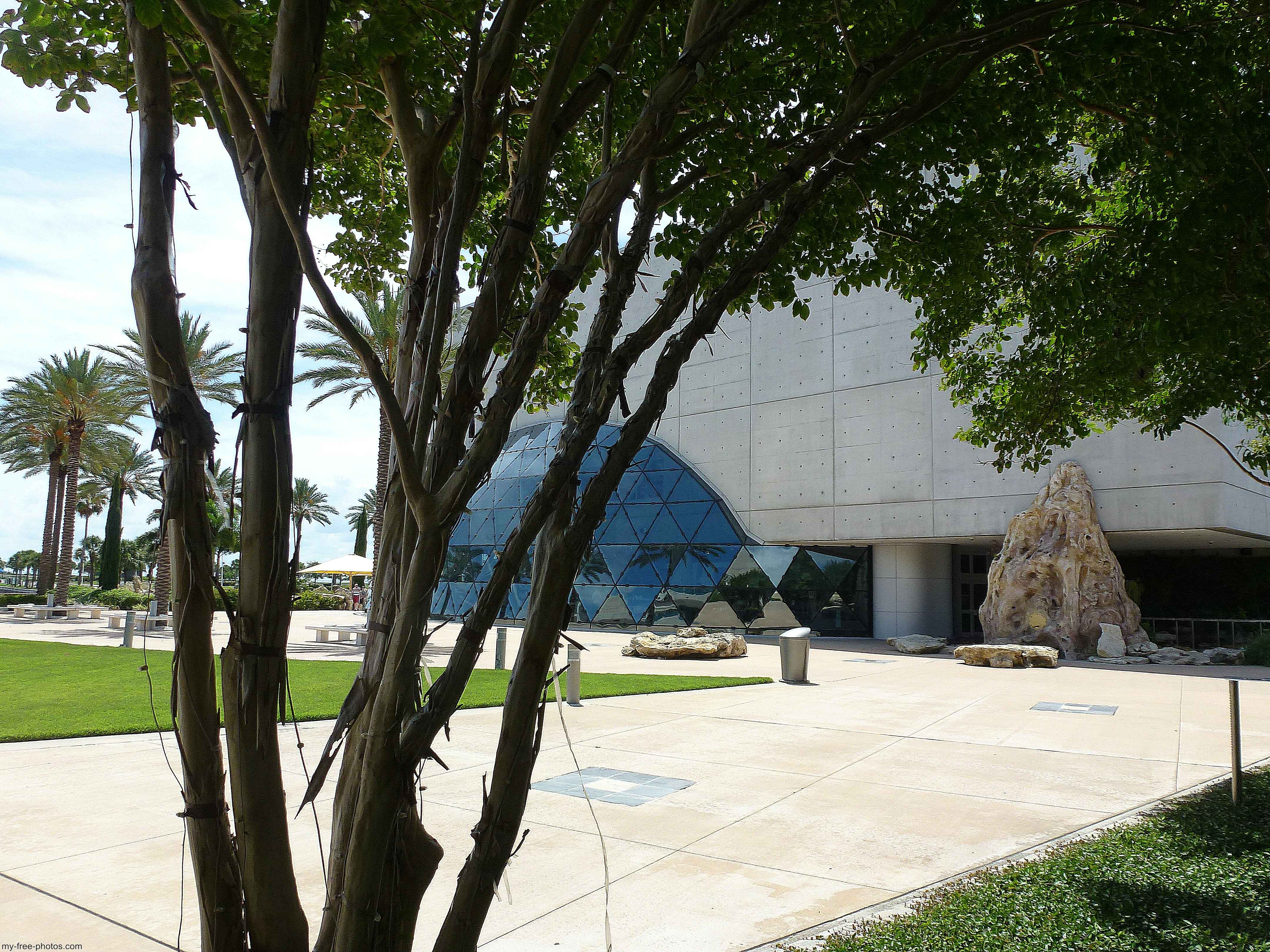 Salvador Dali Museum 