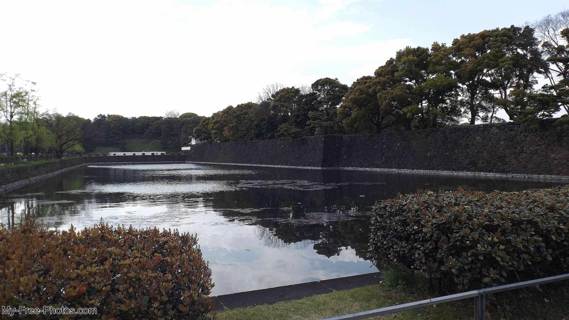 Tokyo palace moat