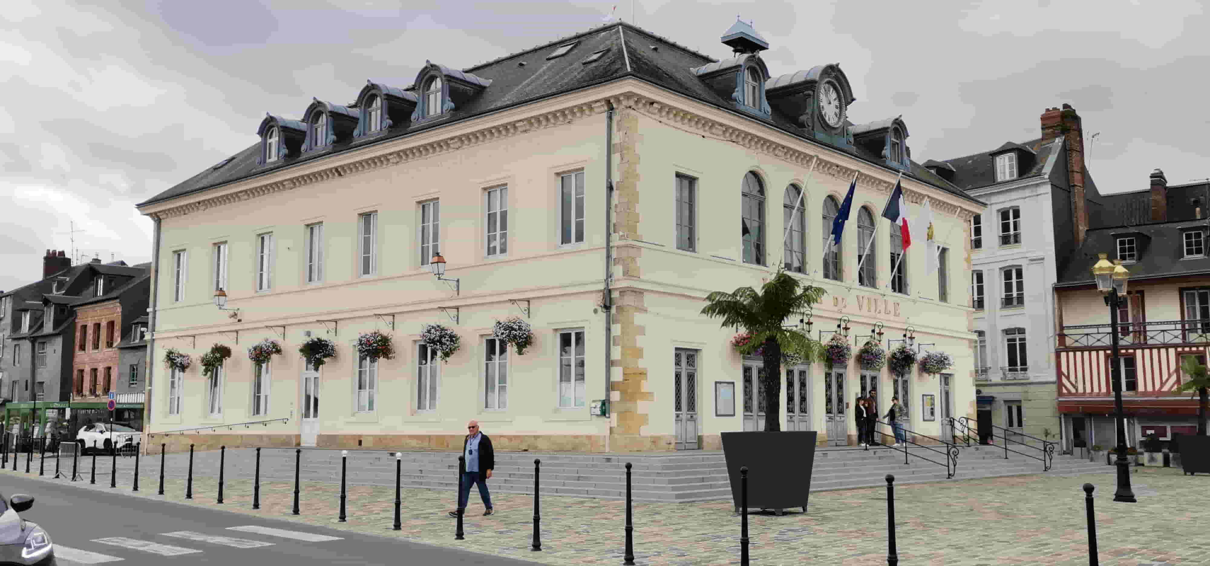 Honfleur city hall