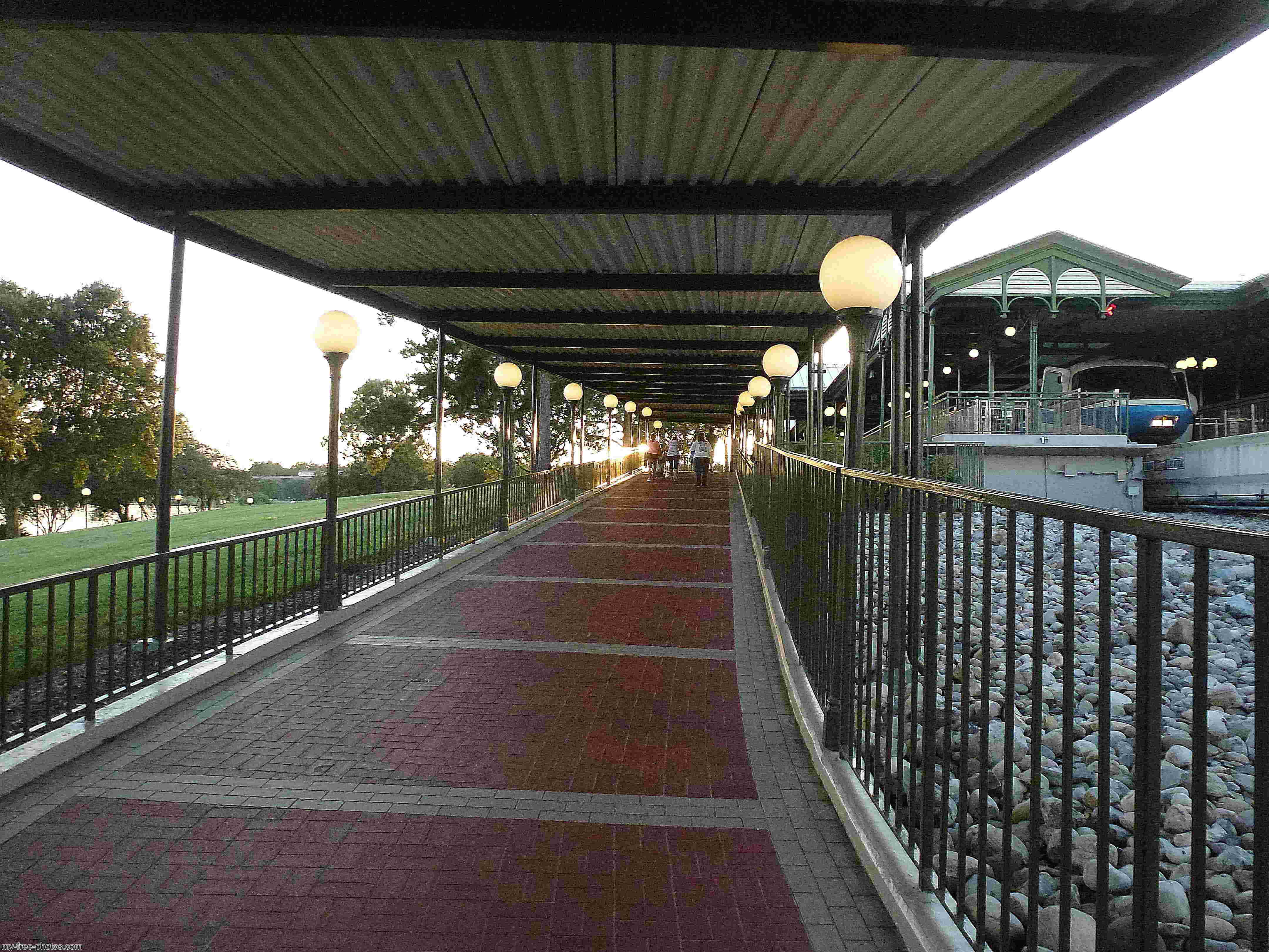 Disney Monorail.FL.